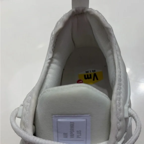 All-White Athletic Sneakers - Minimal Design AIR VAPORMAX PLUS - Picture 6 of 8